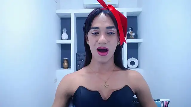 KatrinaQueen1 online show from March 18, 2025, 3:12 pm