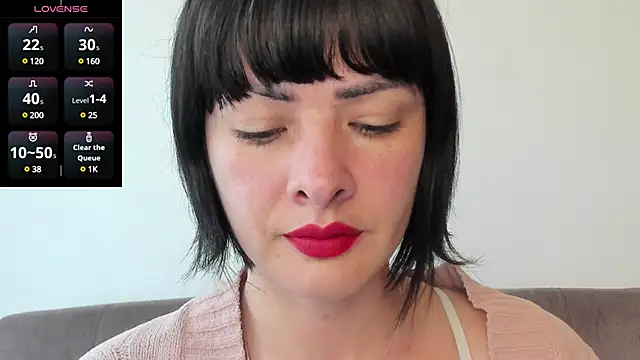 Snapshot of queen_fetish chatting on February 13, 2025, 9:38 pm queen fetish online show from February 13, 2025, 9:38 pm