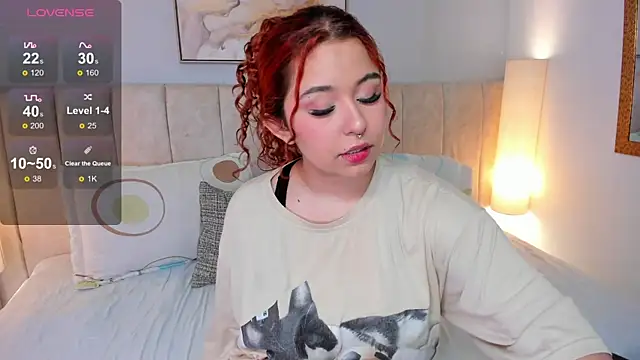 Atenea cuteee online show from September 18, 2025, 2:14 am