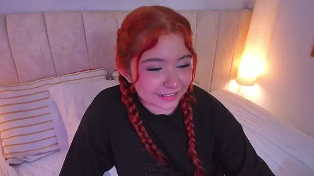 Snapshot of Atenea_cuteee chatting on February 3, 2026, 6:22 am Atenea cuteee online show from February 3, 2026, 6:22 am