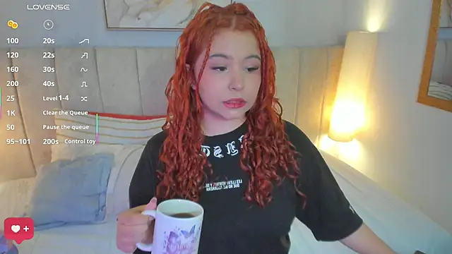 Snapshot of Atenea_cuteee chatting on February 4, 2026, 2:06 am Atenea cuteee online show from February 4, 2026, 2:06 am