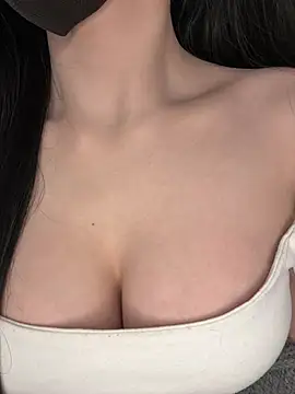 Snapshot of Jessa_baby chatting on March 18, 2025, 3:23 am Jessa baby online show from March 18, 2025, 3:23 am