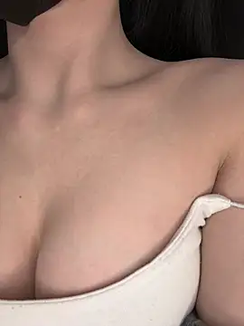 Snapshot of Jessa_baby chatting on March 15, 2025, 4:02 am Jessa baby online show from March 15, 2025, 4:02 am