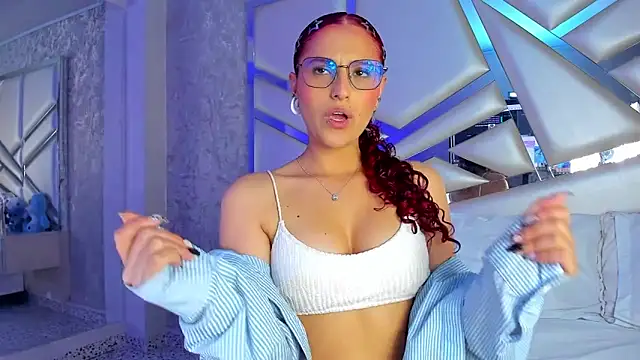 Snapshot of Miia002 chatting on February 5, 2026, 1:01 am Miia002 online show from February 5, 2026, 1:01 am