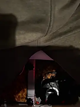 FreezingTie850 online show from April 7, 2026, 7:37 pm