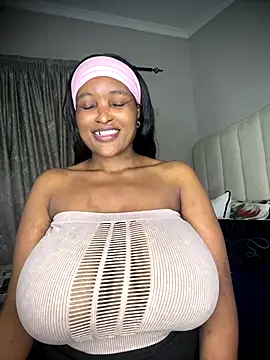 Bustygoddess32 online show from November 4, 2025, 12:25 am