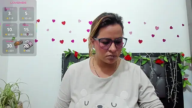 hazel 34 online show from November 21, 2025, 8:35 am