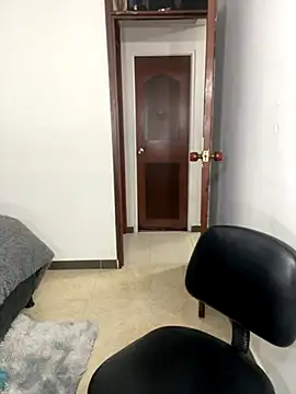 Charlotte cutee18 online show from October 13, 2025, 11:27 pm