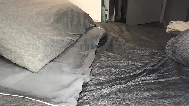 Thomas lovetolicku online show from February 3, 2026, 2:53 am