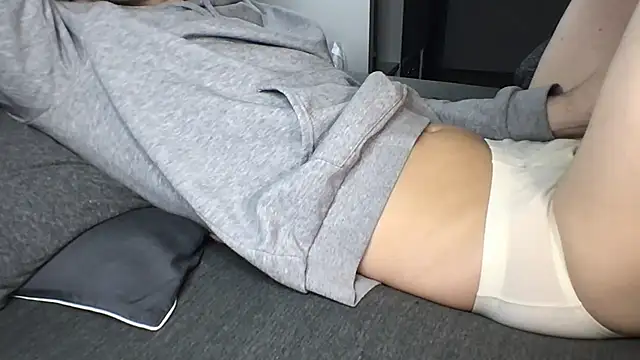 Thomas lovetolicku online show from November 11, 2025, 3:18 pm