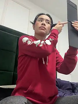 Kim ev online show from October 17, 2025, 4:27 am