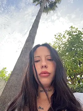 BellaGiaxx online show from April 6, 2026, 10:49 am