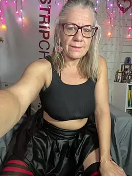 TrenaAnne online show from March 5, 2026, 3:41 pm