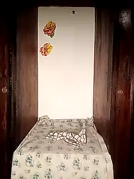 The-Peach-Flexer online show from September 26, 2025, 9:10 pm