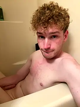 CreamyAustin online show from September 18, 2025, 1:08 am