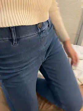 POCARI SWEAT online show from November 14, 2025, 9:35 am