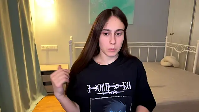 AliceKolltt online show from July 8, 2026, 7:03 pm