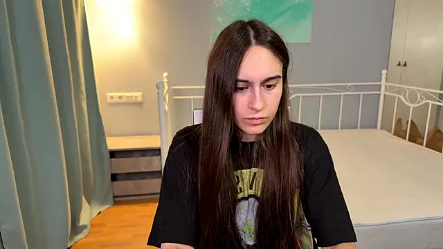 AliceKolltt online show from June 14, 2026, 2:24 am