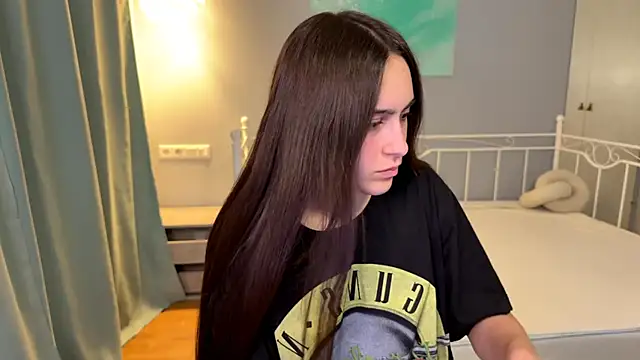 AliceKolltt online show from June 14, 2026, 10:11 pm