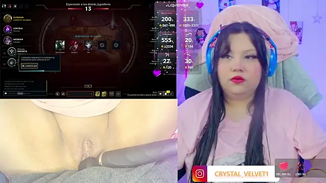 crystal7u7 online show from November 6, 2025, 8:46 pm