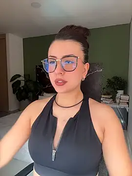 Snapshot of EmaSaenz chatting on July 30, 2026, 9:58 pm EmaSaenz online show from July 30, 2026, 9:58 pm