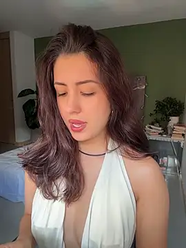Snapshot of EmaSaenz chatting on July 21, 2026, 10:00 pm EmaSaenz online show from July 21, 2026, 10:00 pm