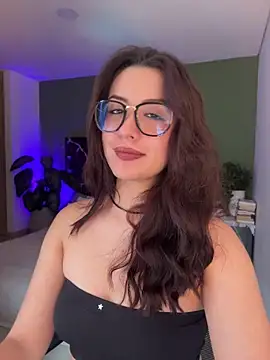 Snapshot of EmaSaenz chatting on July 31, 2026, 9:23 pm EmaSaenz online show from July 31, 2026, 9:23 pm