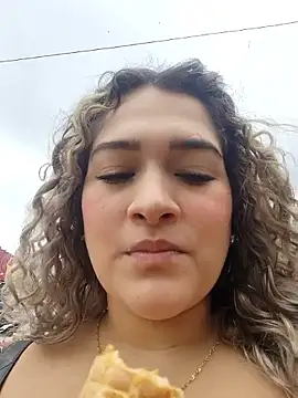 Sara smiiith211 online show from April 2, 2026, 6:36 pm