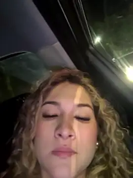 Sara smiiith211 online show from January 14, 2026, 12:25 am