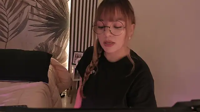 Samaantha-White online show from March 30, 2026, 11:44 am