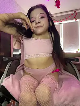 MiniSophiaa online show from March 23, 2025, 8:04 am