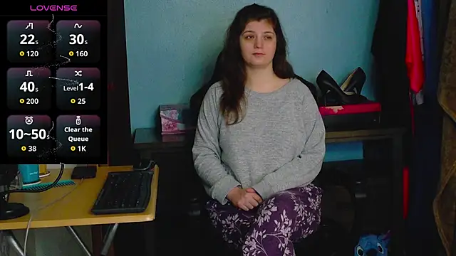 TreeJeanne online show from November 18, 2025, 2:27 am