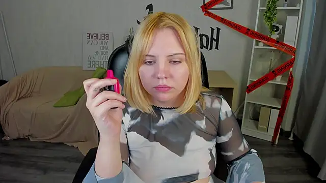 Stacy Luv online show from November 1, 2025, 8:08 am