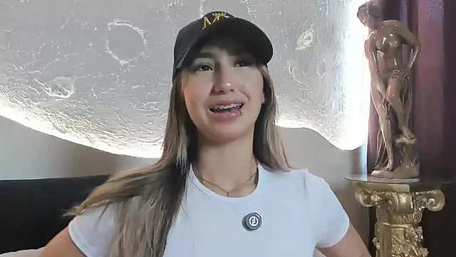  Emma Valka online show from September 20, 2025, 3:17 pm