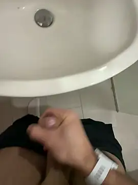 Siggidc2n online show from December 9, 2024, 11:26 am