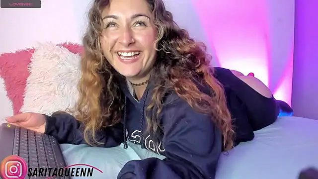 saara queen  online show from March 22, 2025, 3:52 am