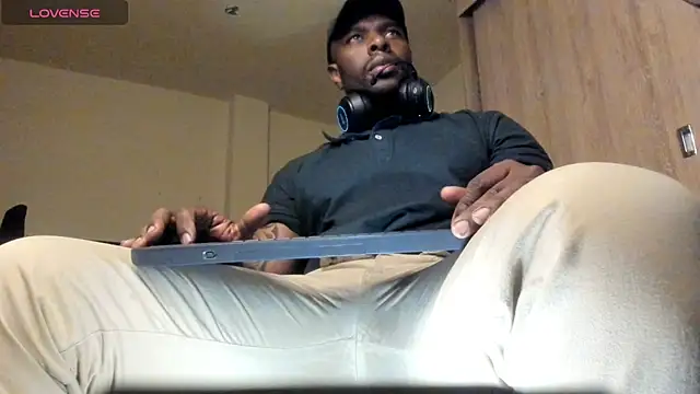 thomas santtos1 online show from July 25, 2026, 3:14 am