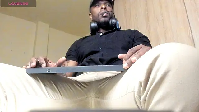 thomas santtos1 online show from August 3, 2026, 12:44 pm