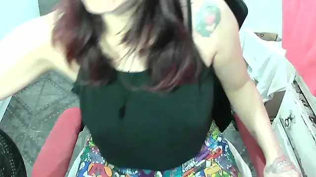 ManuEscarlate13 online show from March 31, 2026, 4:25 am