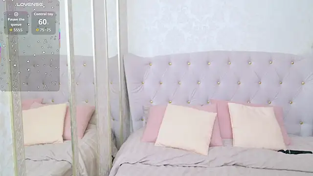 Snapshot of Damn_Bae_ chatting on September 10, 2025, 1:04 am Damn Bae online show from September 10, 2025, 1:04 am