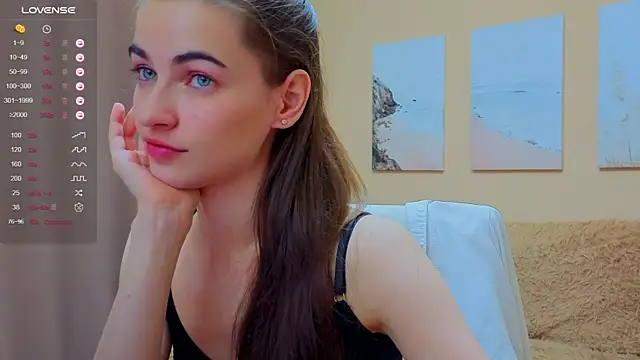 AstoriyaNight online show from October 11, 2025, 4:19 pm