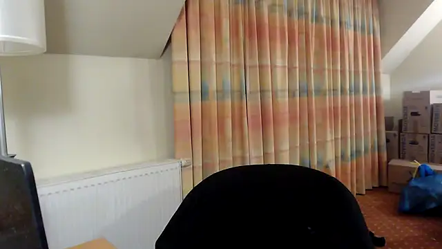 Snapshot of Princess-Lilly chatting on January 4, 2025, 5:05 am Princess-Lilly online show from January 4, 2025, 5:05 am
