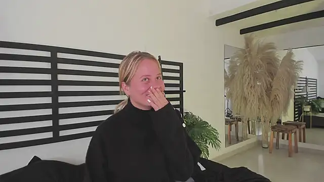 Snapshot of stefanny_ruiz_ chatting on February 18, 2025, 6:37 pm stefanny ruiz online show from February 18, 2025, 6:37 pm