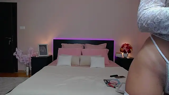 AyanaJoy online show from February 11, 2026, 7:41 am