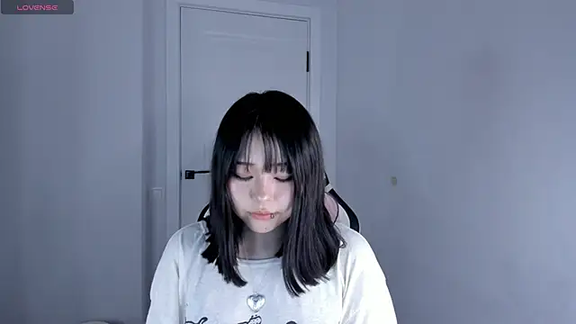 hee young11 online show from December 4, 2025, 5:56 pm