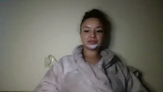 Linusya online show from October 24, 2025, 2:27 pm