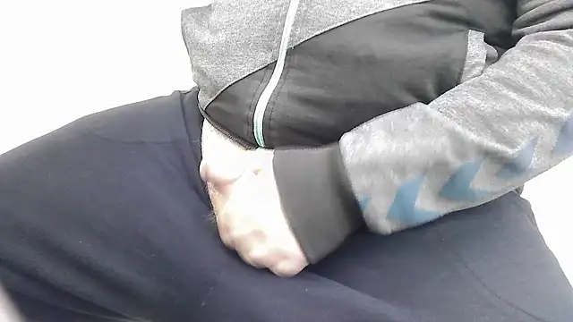 Snapshot of KIZLAZIMYaa chatting on February 3, 2026, 10:42 am KIZLAZIMYaa online show from February 3, 2026, 10:42 am