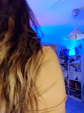 Snapshot of Luna_Kitanna chatting on February 10, 2025, 9:15 pm Luna Kitanna online show from February 10, 2025, 9:15 pm