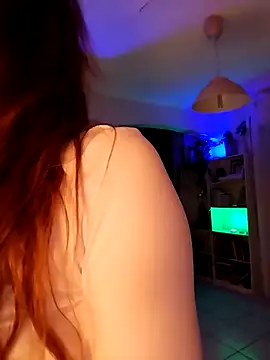 Snapshot of Luna_Kitanna chatting on January 28, 2025, 9:40 pm Luna Kitanna online show from January 28, 2025, 9:40 pm