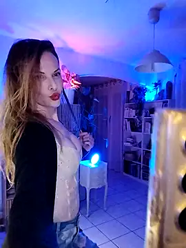 Luna Kitanna online show from November 25, 2025, 9:26 pm